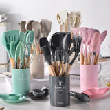 Set de 12 Ustensiles de Cuisine en Silicone avec Poignées en Bois – Pratique et Élégant