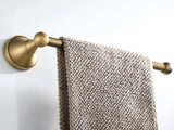 Style Rétro Élégant – Ensemble Salle de Bain en Laiton Antique