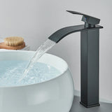 Robinet de lavabo noir mat avec bec cascade et mitigeur eau chaude et froide