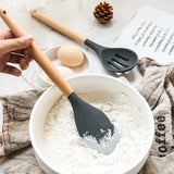 Set de 12 Ustensiles de Cuisine en Silicone avec Poignées en Bois – Pratique et Élégant