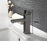 Robinet de lavabo noir mat avec mitigeur eau chaude et froide