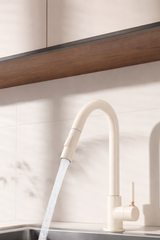 Robinet de Cuisine Extractible Rotatif en Acier Inoxydable Finition Crème Élégante avec Mitigeur Eau Chaude et Froide