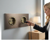 Prise Murale Aluminium Brossé Marron Multiport Élégance – Prise Schuko avec USB et RJ45 | Installation Encastrée | Connectivité Moderne