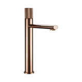 Robinet de lavabo design avec poignée texturée en noir et or rose