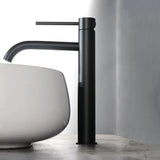 LuxeFlow – Mitigeur de Lavabo en Laiton Rosé Élégant