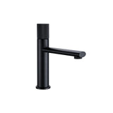 Robinet de lavabo design avec poignée texturée en noir et or rose