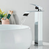 Robinet de lavabo noir mat avec bec cascade et mitigeur eau chaude et froide