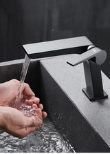 NoirCascade Gun Metal – Mitigeur Lavabo Cascade en Laiton avec Finition Gris Anthracite