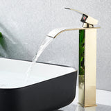 Robinet de lavabo noir mat avec bec cascade et mitigeur eau chaude et froide