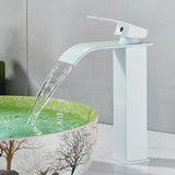 Robinet de lavabo noir mat avec bec cascade et mitigeur eau chaude et froide