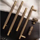 Poignée de Meuble en Laiton Massif – T-Bar Style Rétro avec Motif Diamond-Cut (320 mm)