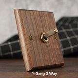 Interrupteur Mural -Noble Walnut – Bois Massif, Laiton et Option USB