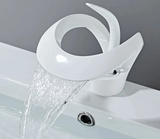 CascadePure – Mitigeur Lavabo Effet Cascade Blanc Moderne